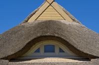 Nedging thatch roofing